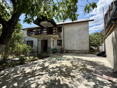 Casă solidă pe colț, 240 mpu, terasă, curte și utilități full | Pantelimon