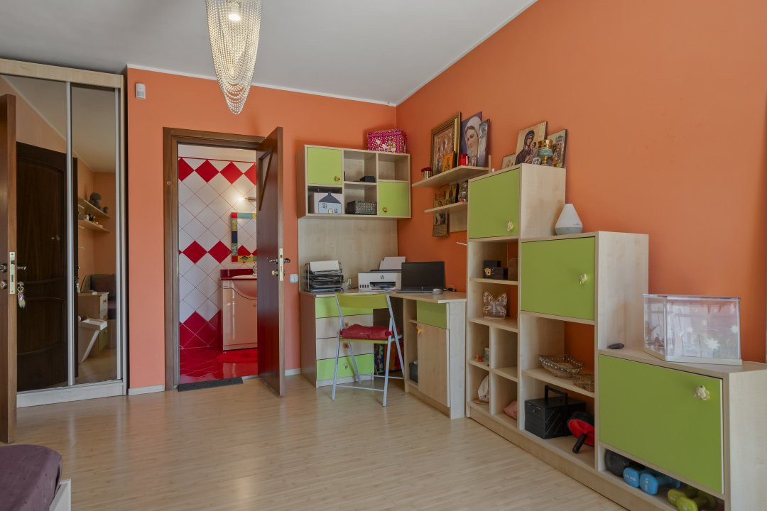 Casa cu livada si teren de 1935 mp