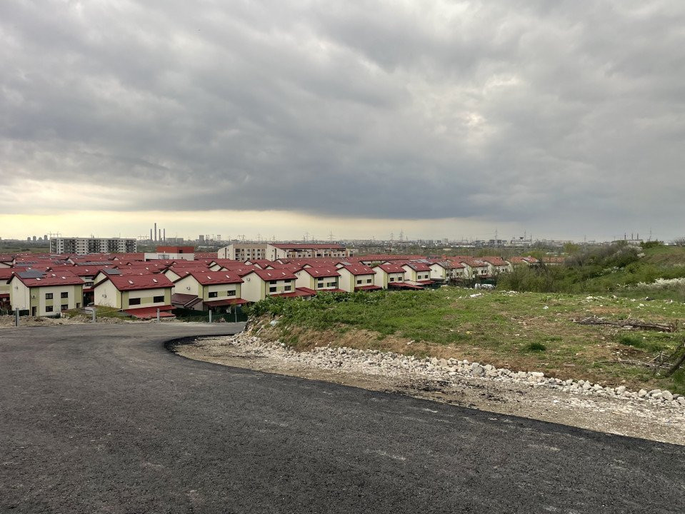 Teren de vanzare intravilan pe colina Popesti Leordeni, zona Trend ,investitie
