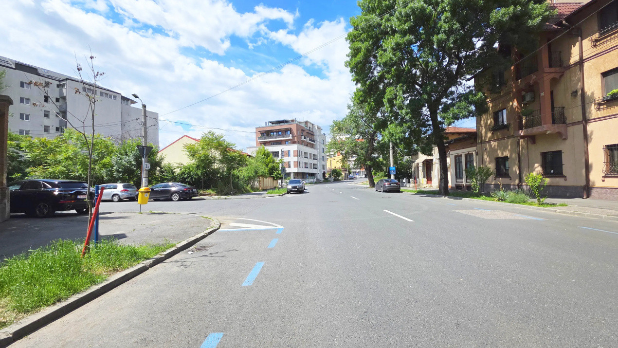 Uranus - O casă de renovat cu potential deosebit!
