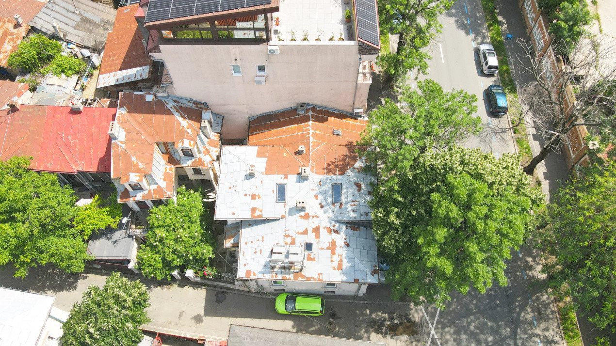 Uranus - O casă de renovat cu potential deosebit!
