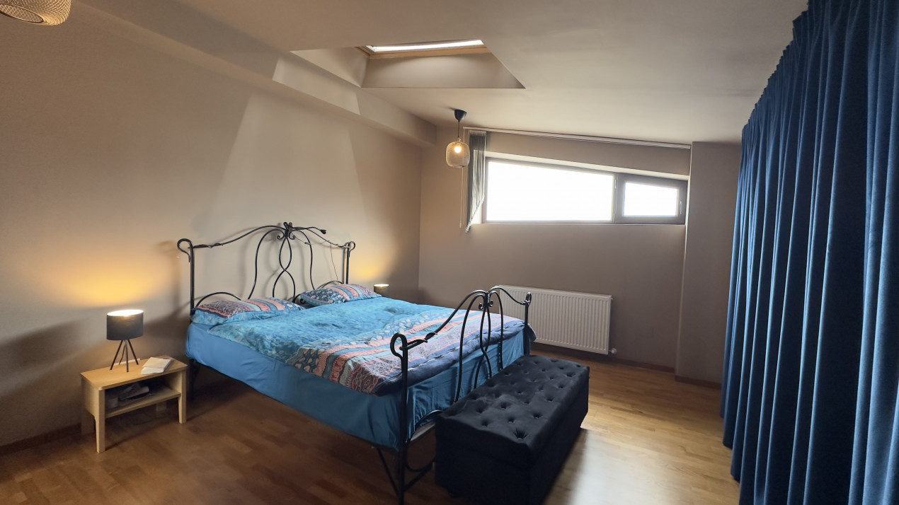 Apartament spațios cu 5 camere, vila 2010!