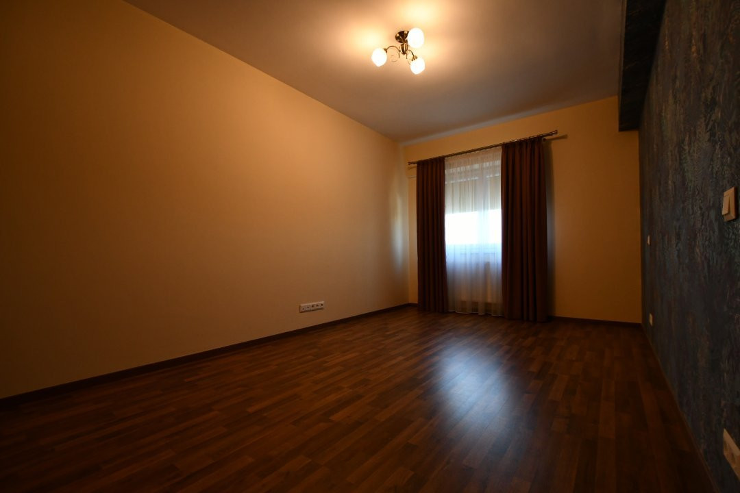 Piata Muncii – Bd. Decebal - 3 camere 88mp + garaj subteran