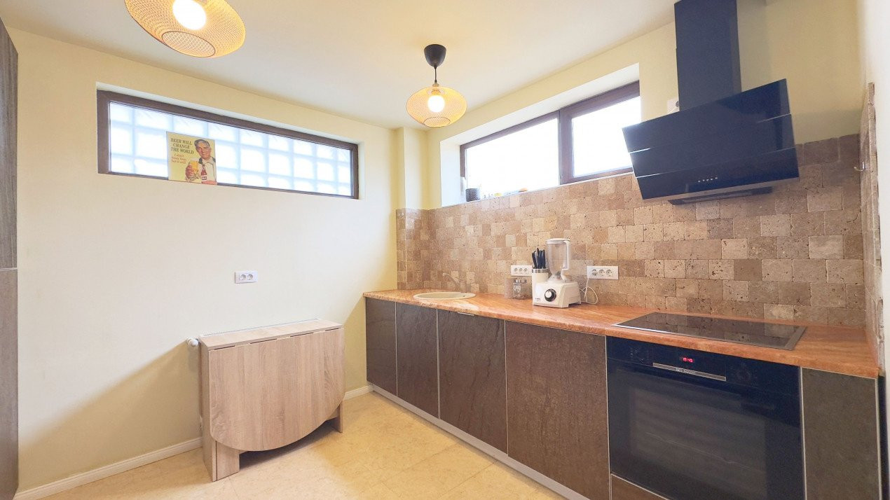 Apartament spațios cu 5 camere, vila 2010!