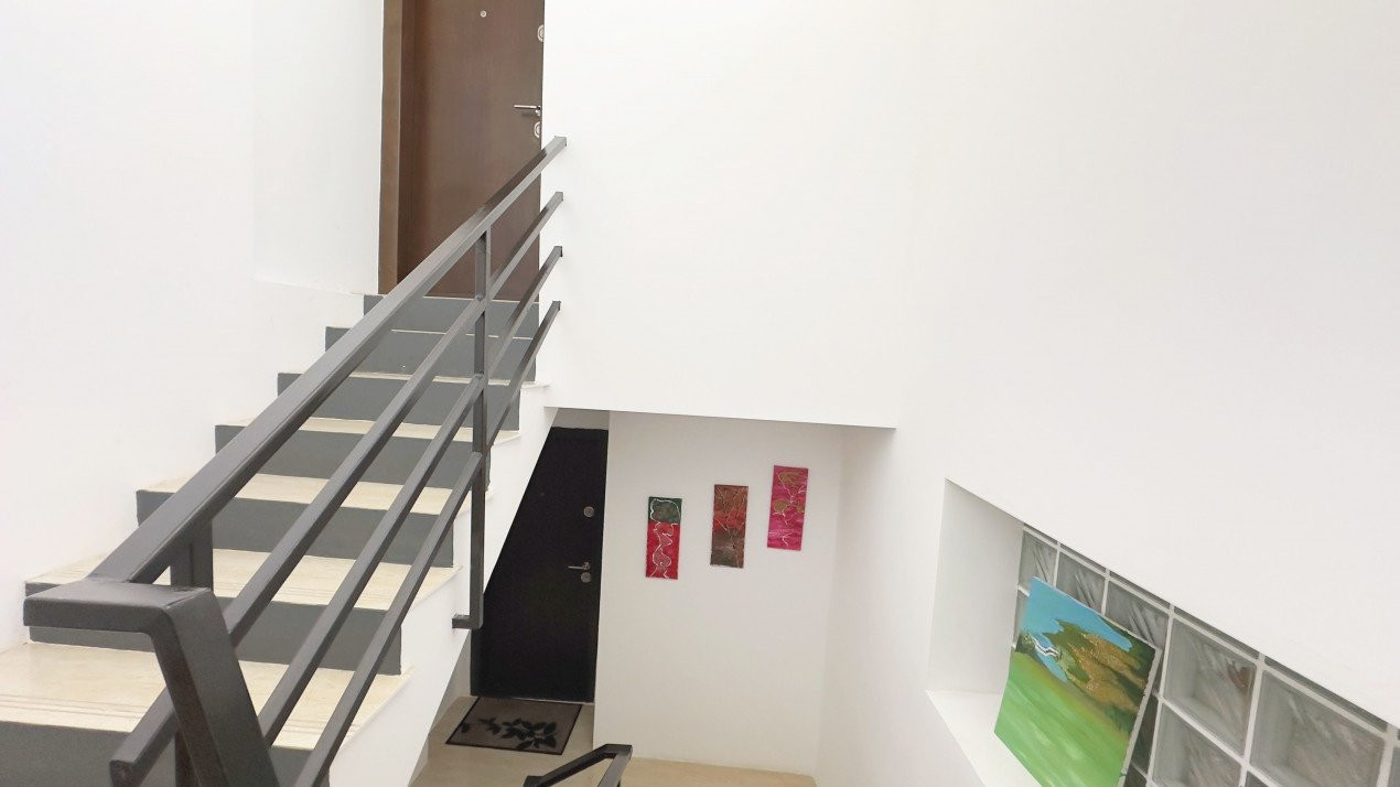 Apartament spațios cu 5 camere, vila 2010!