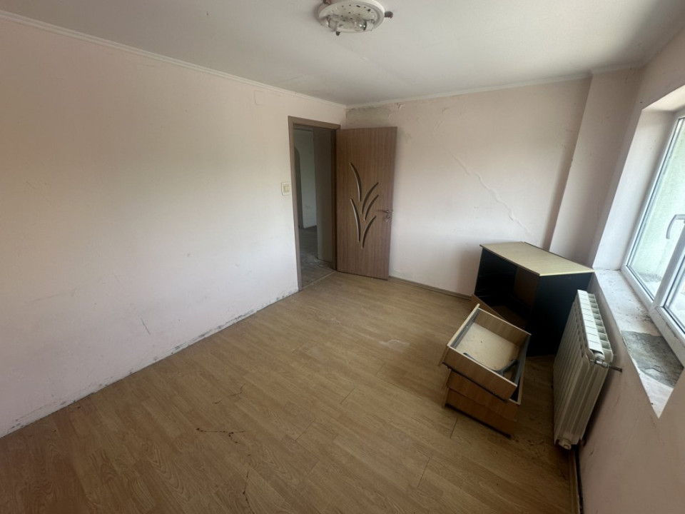 1 DECEMBRIE APARTAMENT 4 CAMERE 98 MP+LOT 22 MP PARCARE