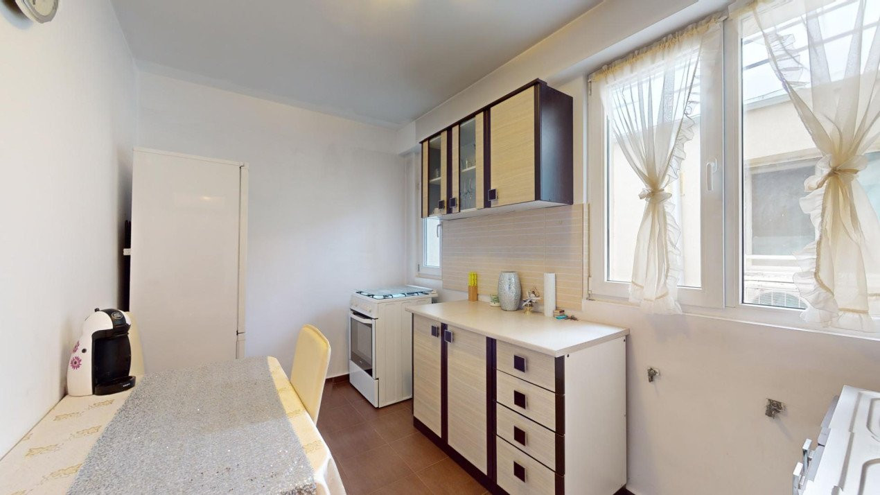 Apartament cu 2 camere de vanzare - Serban Voda -metrou Eroii Revolutiei