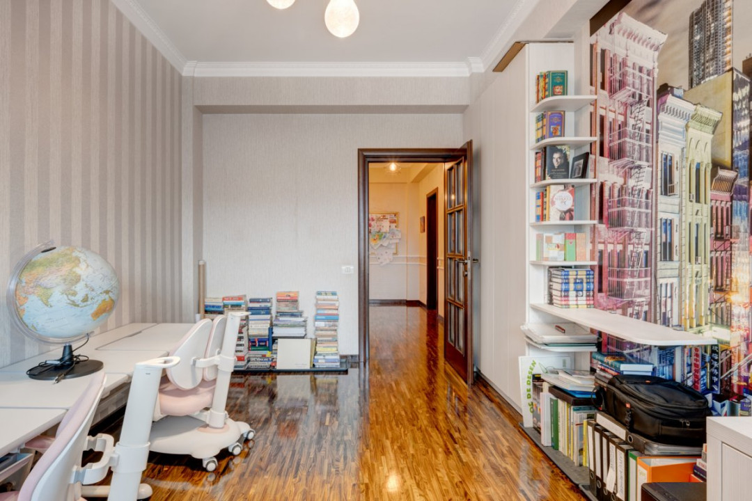 Apartament 170mp utili, 77mp curte și 3 locuri parcare, Parc Bazilescu!