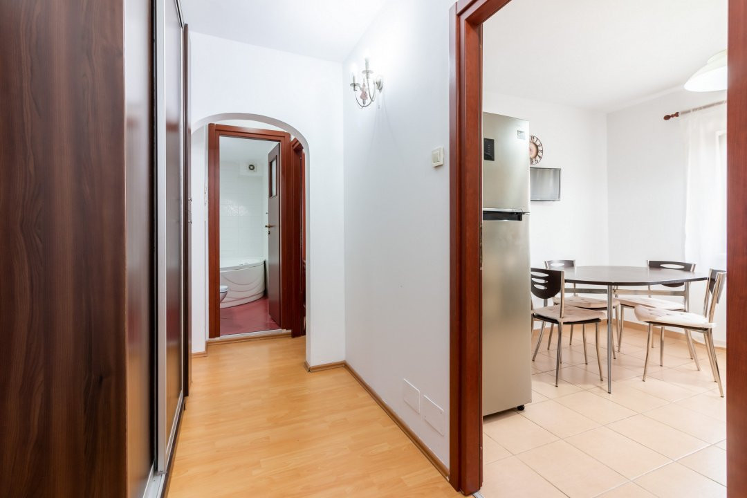 Apartament decomandat, 2 camere, 2 balcoane, Mall Vitan