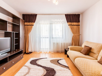 Apartament decomandat, 2 camere, 2 balcoane, Mall Vitan