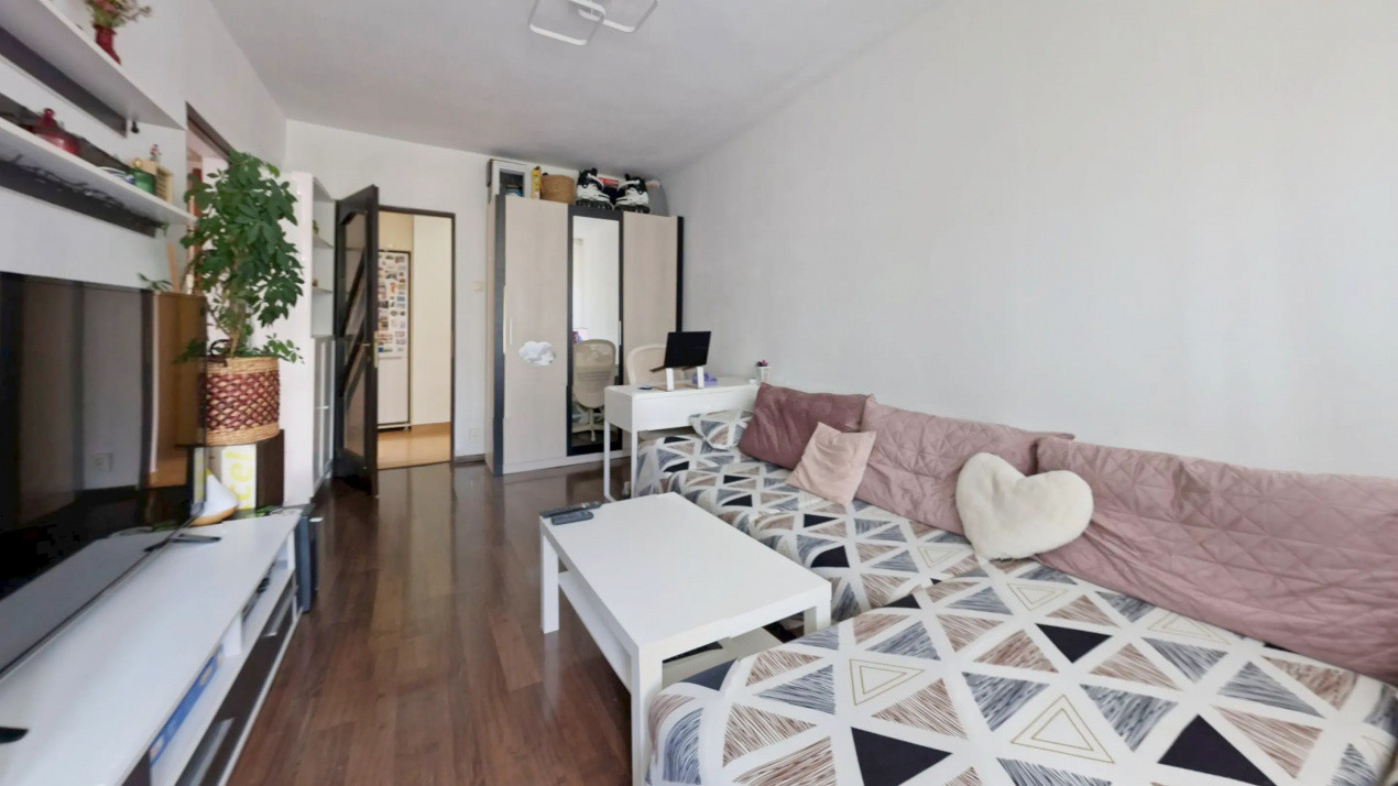 2 camere cu balcon scăldat de soare, gata să te primească în Alexandru Obregia