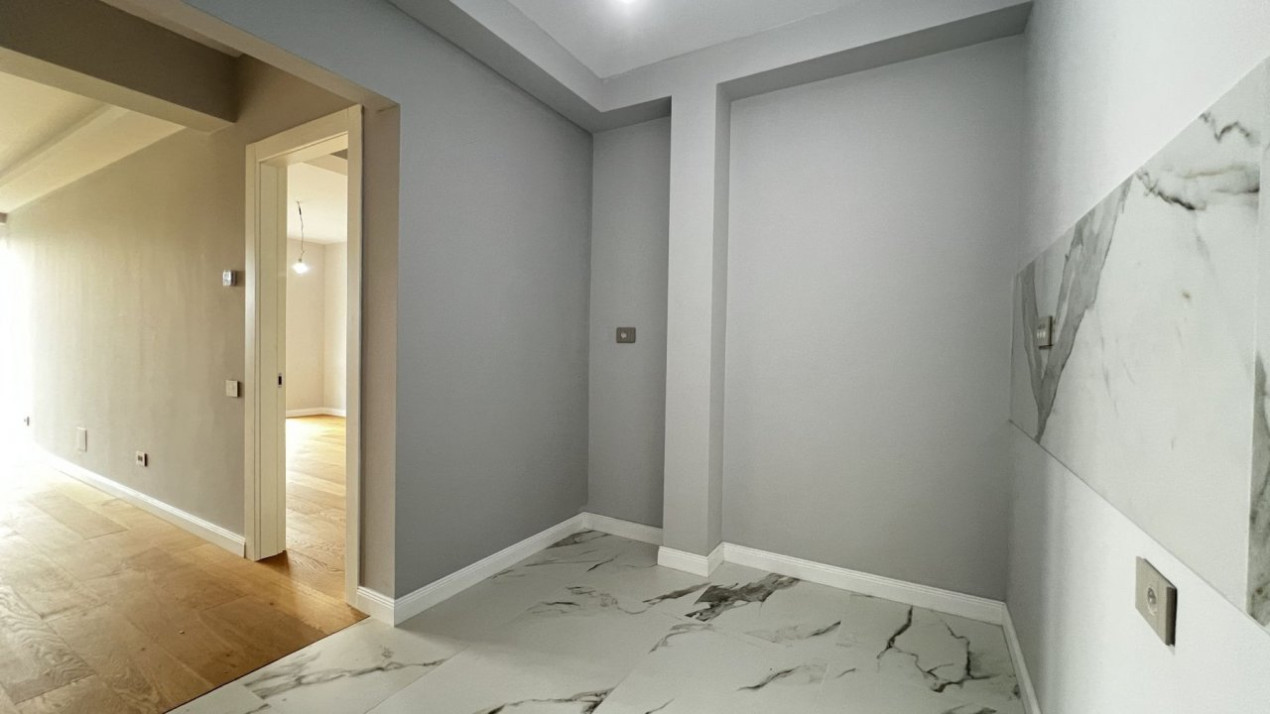 Unirii, apartament cu terasa mare spre VEST, gata de mutat