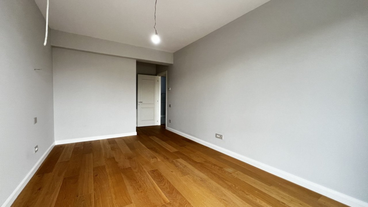 Unirii, apartament cu terasa mare spre VEST, gata de mutat