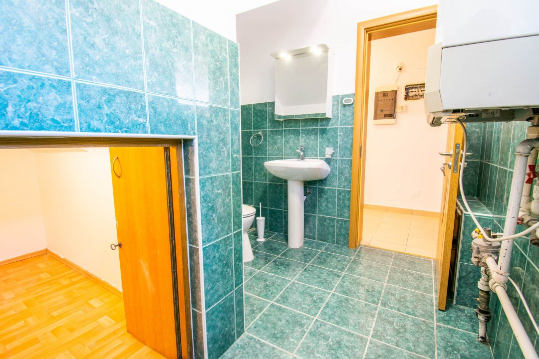Vila in Cartier Azur-Pipera,3 camere ,teren 234 mp,renovata recent