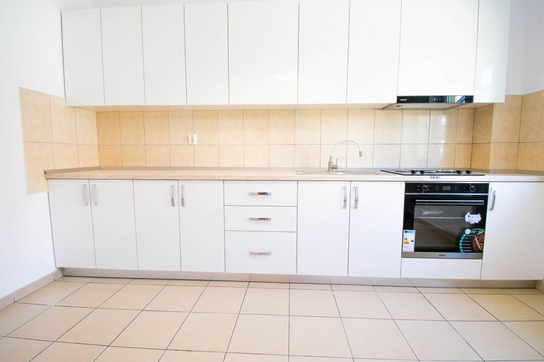 Vila in Cartier Azur-Pipera,3 camere ,teren 234 mp,renovata recent