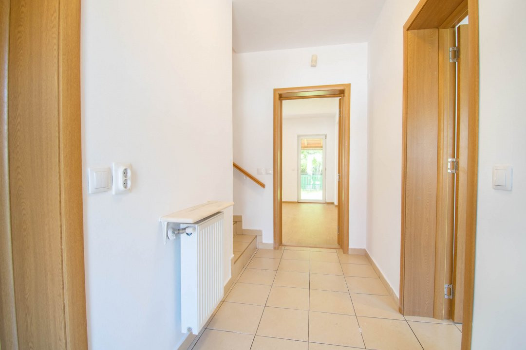 Vila in Cartier Azur-Pipera,3 camere ,teren 234 mp,renovata recent