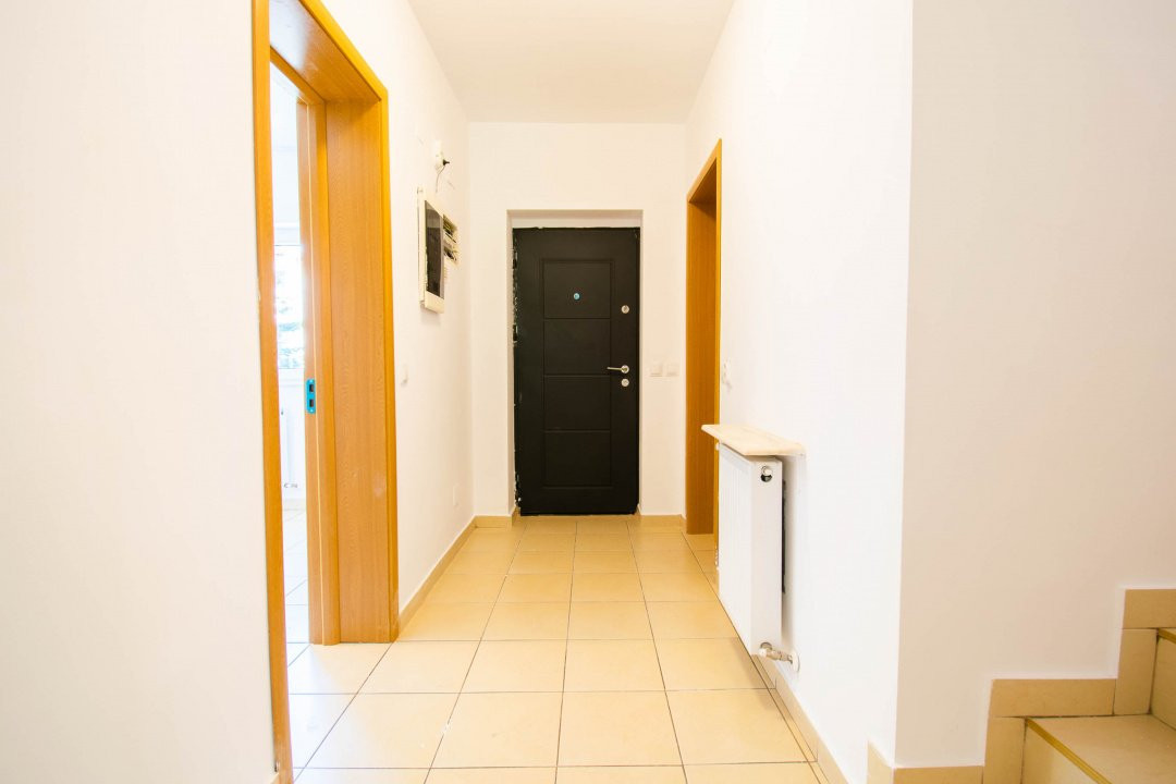Vila in Cartier Azur-Pipera,3 camere ,teren 234 mp,renovata recent
