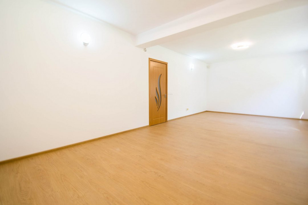 Vila in Cartier Azur-Pipera,3 camere ,teren 234 mp,renovata recent