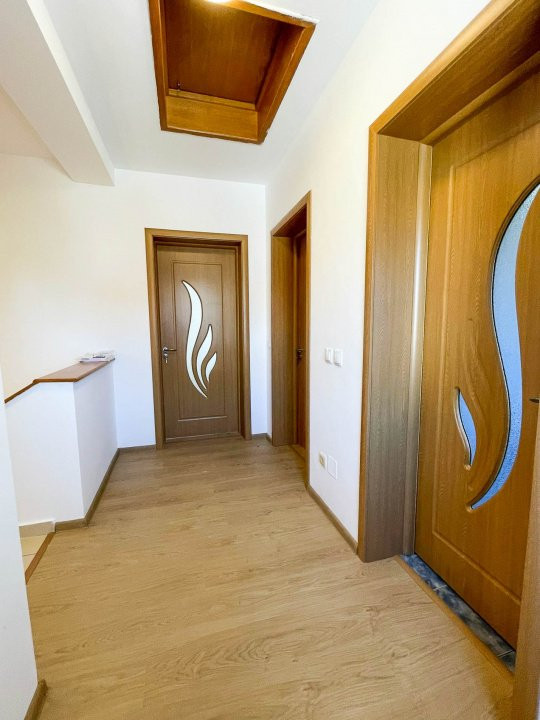 Vila in Cartier Azur-Pipera,3 camere ,teren 234 mp,renovata recent