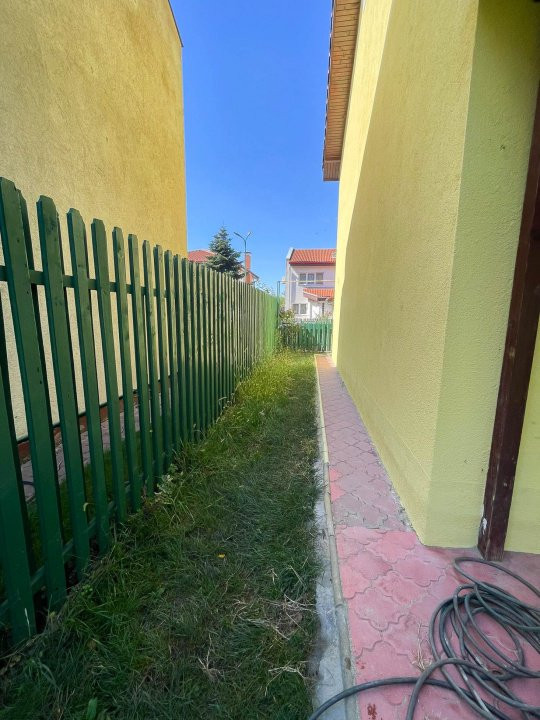 Vila in Cartier Azur-Pipera,3 camere ,teren 234 mp,renovata recent