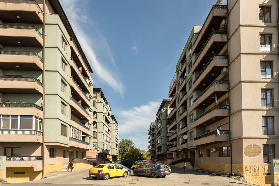 Vanzare Apartament 4 Camere Giulesti Foarte Spatios si Investitie Avantajoasa