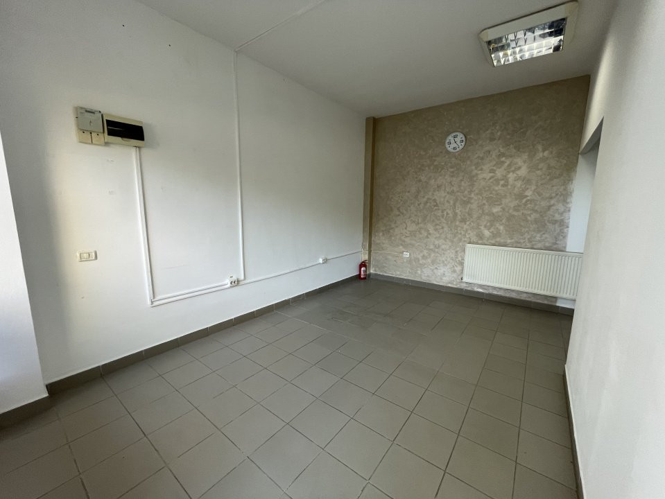 Spatiu comercial - Prelungiera Ghencea nr. 262 - 50 mp 