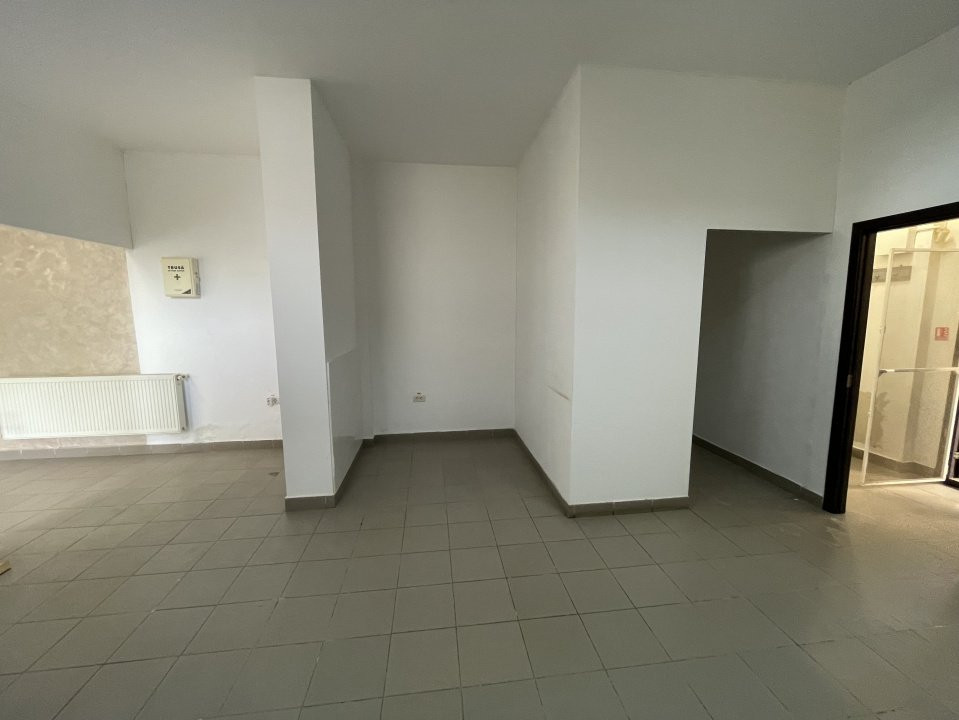 Spatiu comercial - Prelungiera Ghencea nr. 262 - 50 mp 