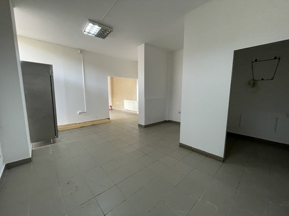 Spatiu comercial - Prelungiera Ghencea nr. 262 - 50 mp 