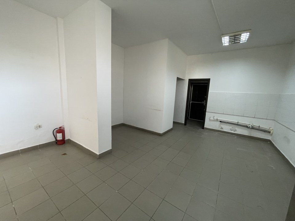 Spatiu comercial - Prelungiera Ghencea nr. 262 - 50 mp 