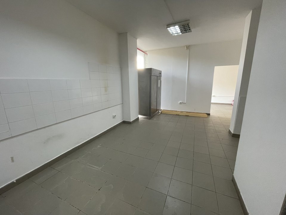 Spatiu comercial - Prelungiera Ghencea nr. 262 - 50 mp 
