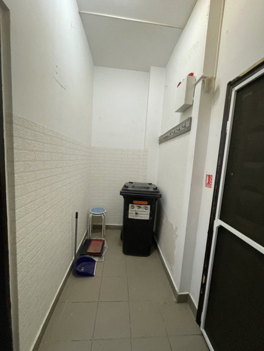 Spatiu comercial - Prelungiera Ghencea nr. 262 - 50 mp 