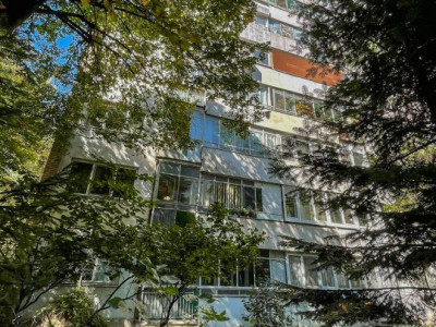 Berceni-Piata Straduintei,decomandat,balcon+boxa
