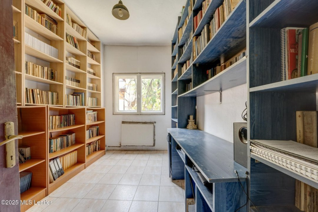 Vanzare imobil 8 camere, intrare Parc Carol