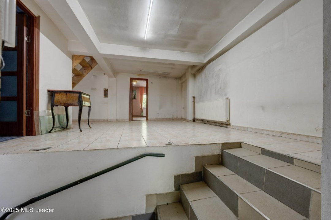 Vanzare imobil 8 camere, intrare Parc Carol