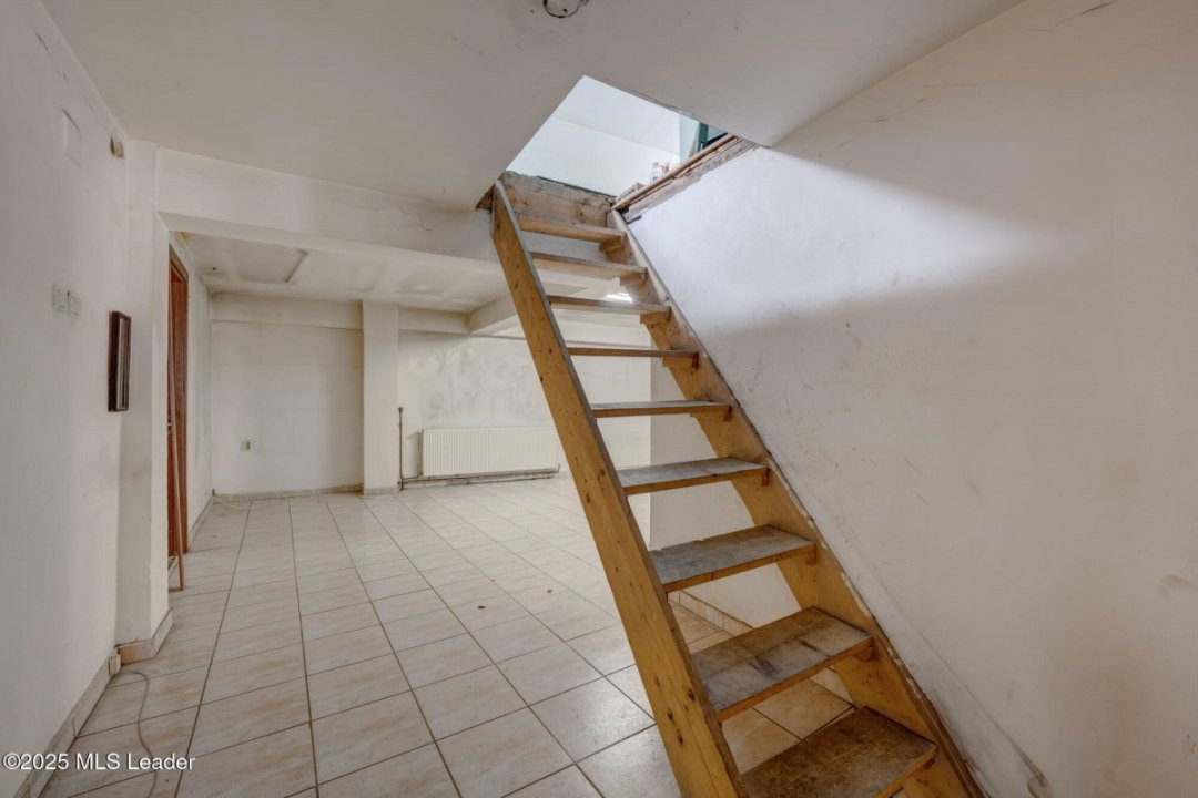 Vanzare imobil 8 camere, intrare Parc Carol