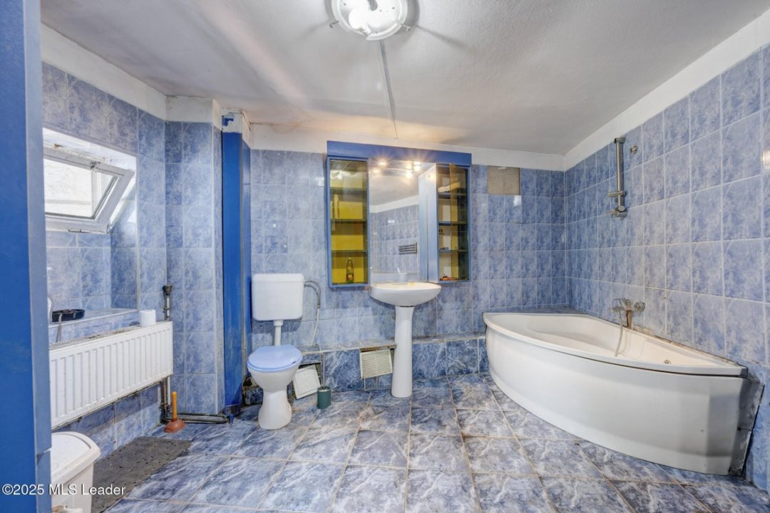 Vanzare imobil 8 camere, intrare Parc Carol