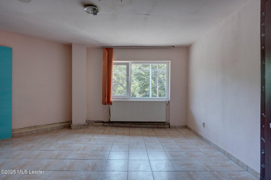 Vanzare imobil 8 camere, intrare Parc Carol