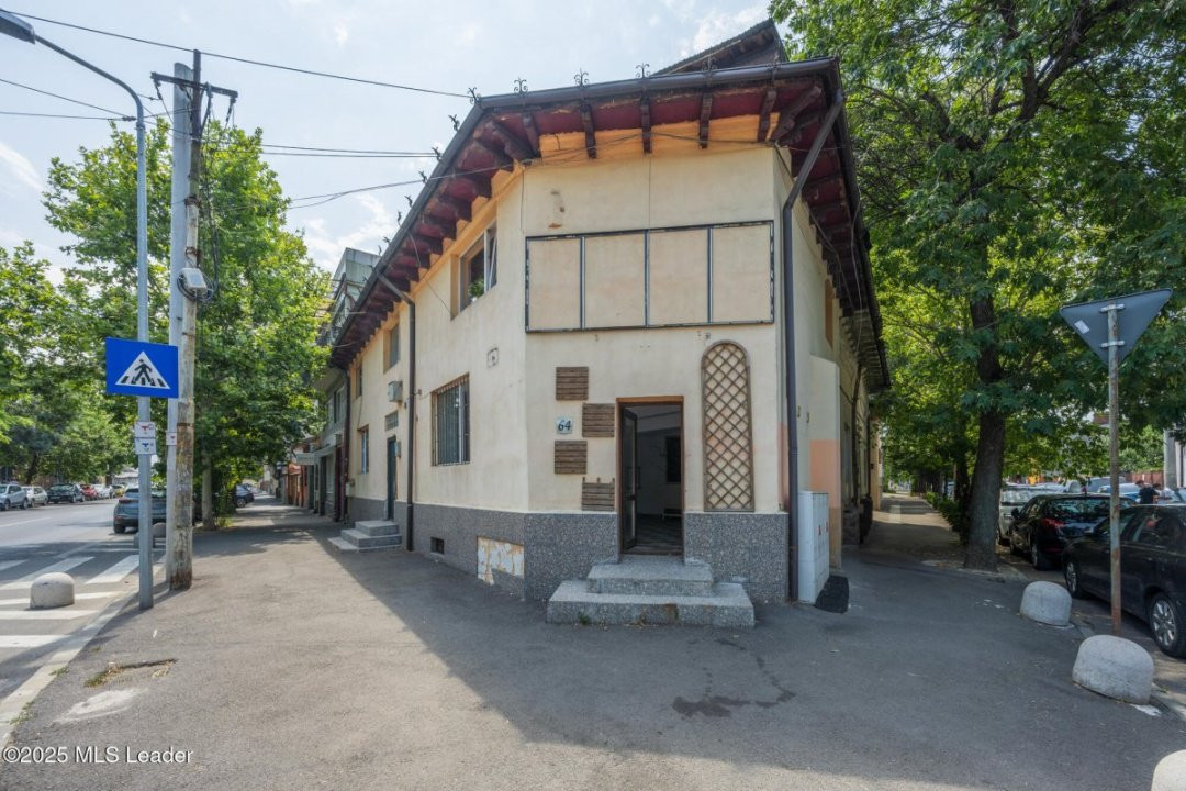 Vanzare imobil 8 camere, intrare Parc Carol