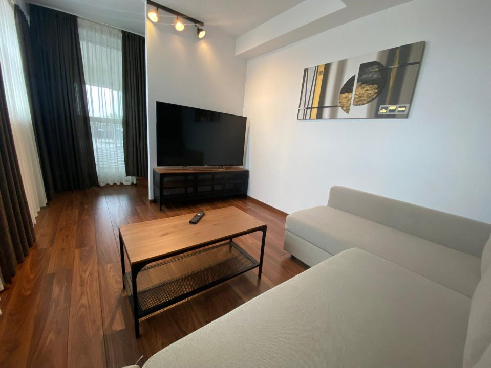 READY TO MOVE// 3 CAMERE CU TERASA 50MP// SPITAL FUNDENI