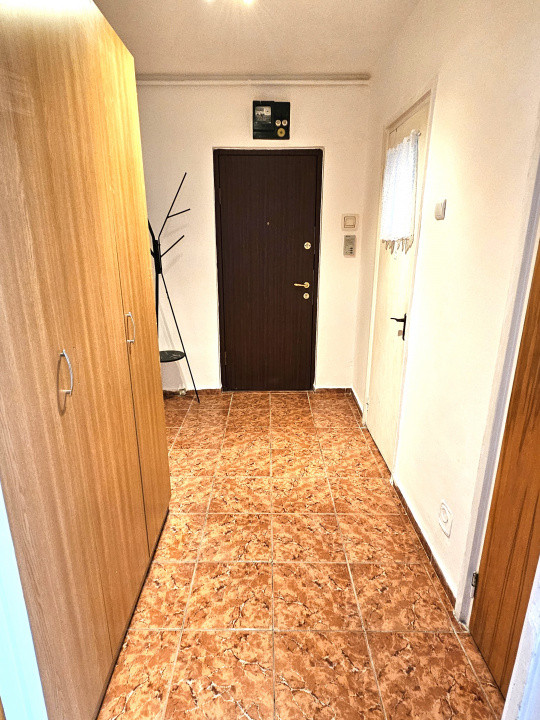 De inchiriat 3 camere pe Valea Calugareasca - langa Auchan Dr Taberei 