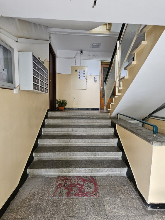 De inchiriat 3 camere pe Valea Calugareasca - langa Auchan Dr Taberei 