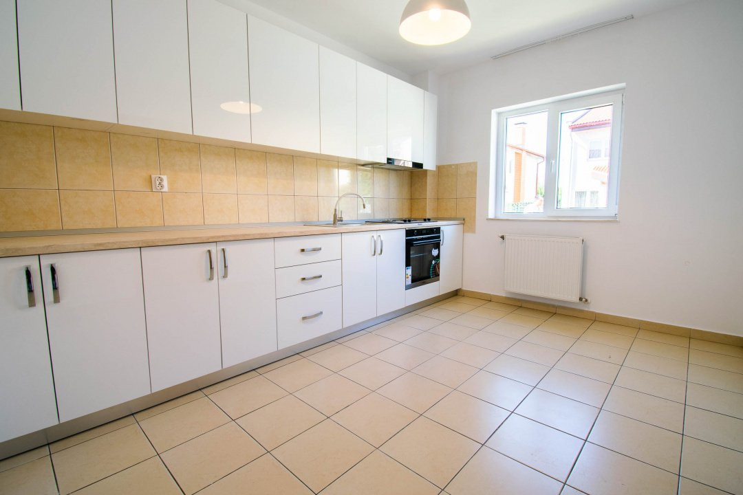 Vila in Cartier Azur-Pipera,3 camere,teren 234 mp,renovata recent