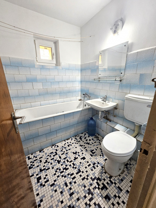 De vanzare 3 camere in Drumul Taberei pe bd. 1 Mai langa Kaufland 