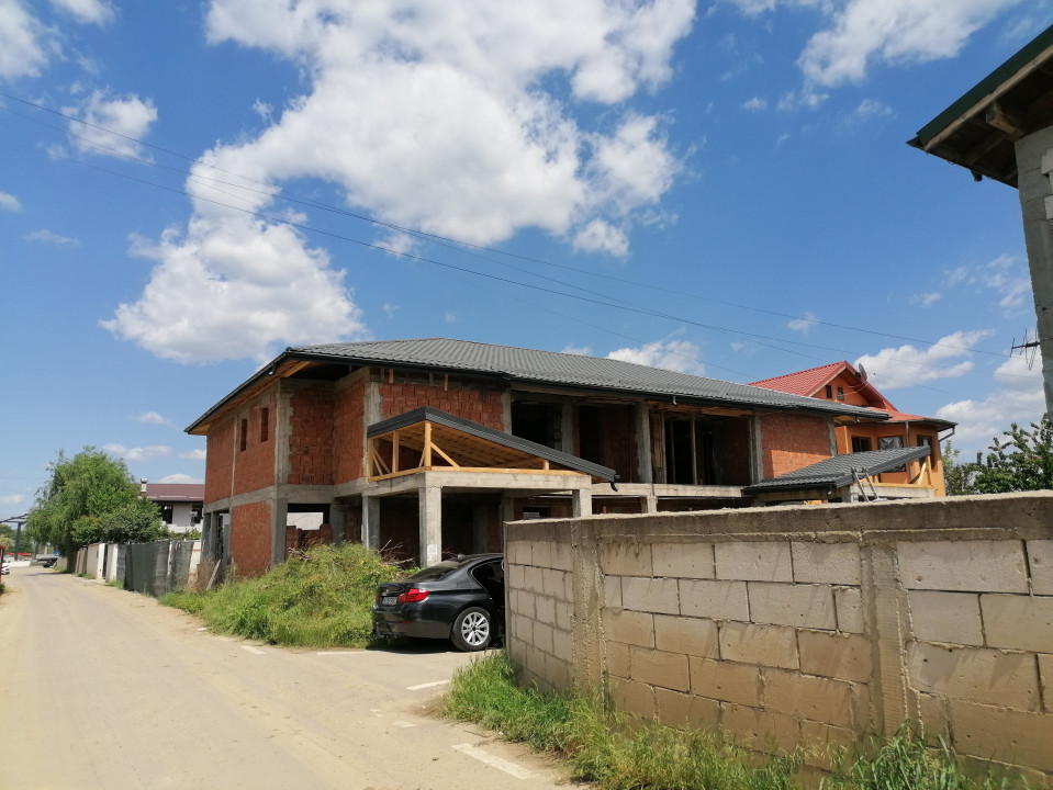 Vanzare casa/duplex - Dobreni, langa Com Berceni- stadiu constructie''la rosu'' 