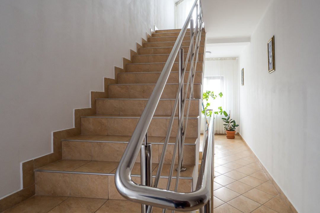 Vila individuala 7 camere Afumati, rezidentiala sau HoReCa, curte 608mp