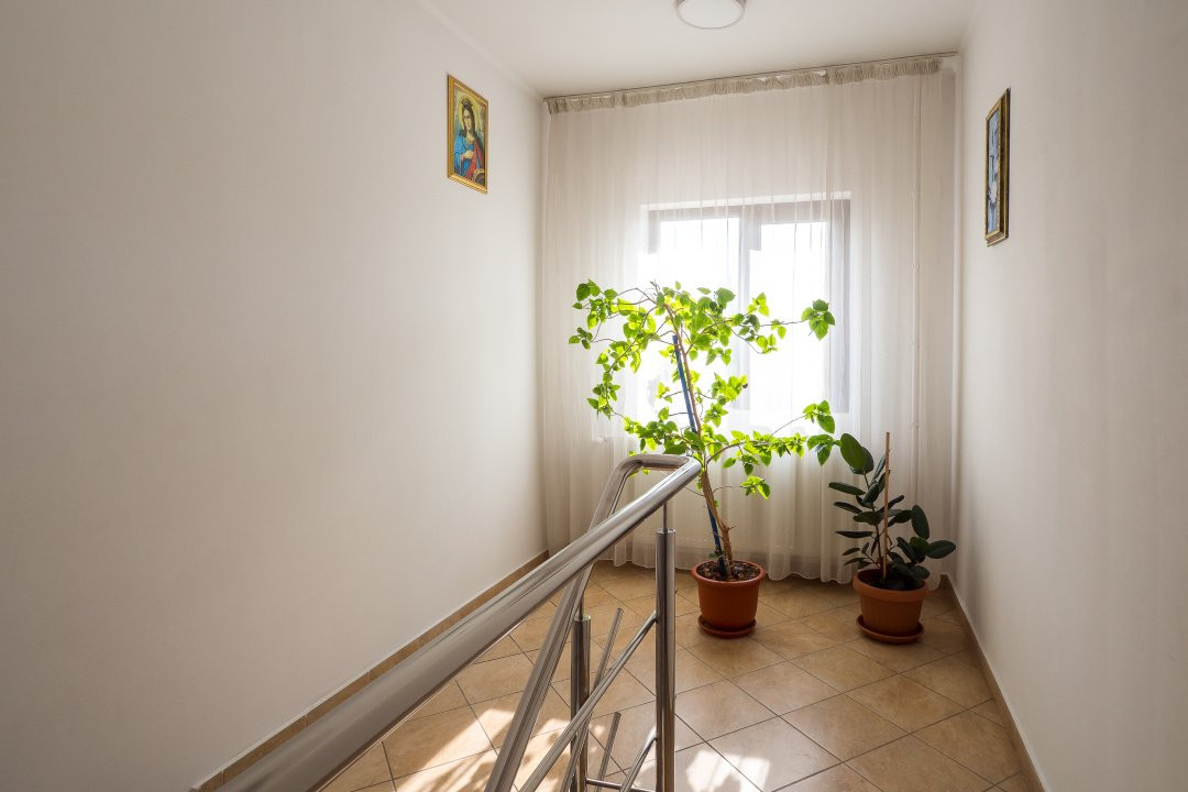 Vila individuala 7 camere Afumati, rezidentiala sau HoReCa, curte 608mp