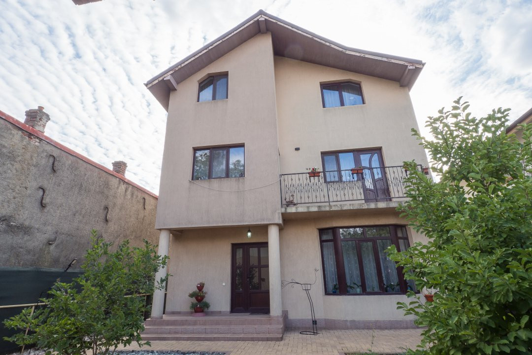 Vila individuala 7 camere Afumati, rezidentiala sau HoReCa, curte 608mp