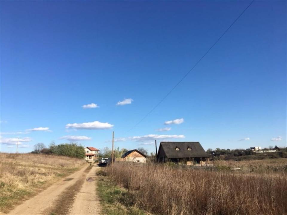 Devânzare teren construibil Periș, apoape de Primărie str. Îngerașilor