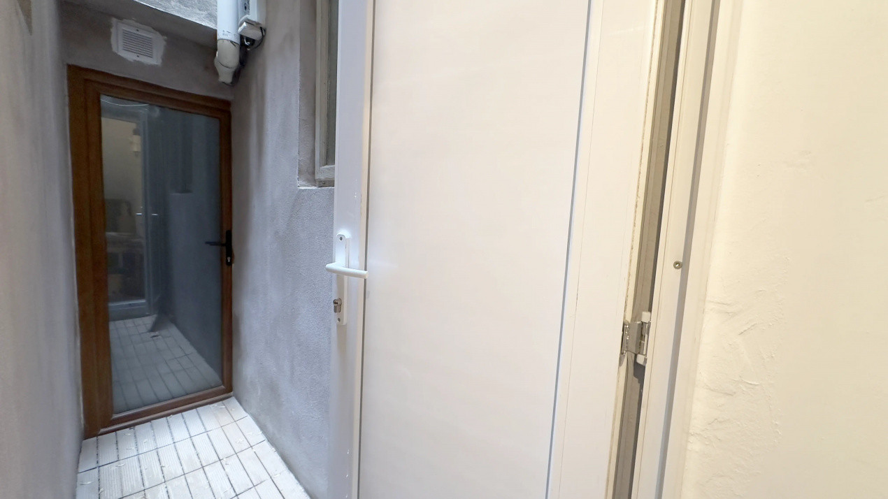 Garsonieră cochetă în Cotroceni – mică, veselă și gata de mutat!