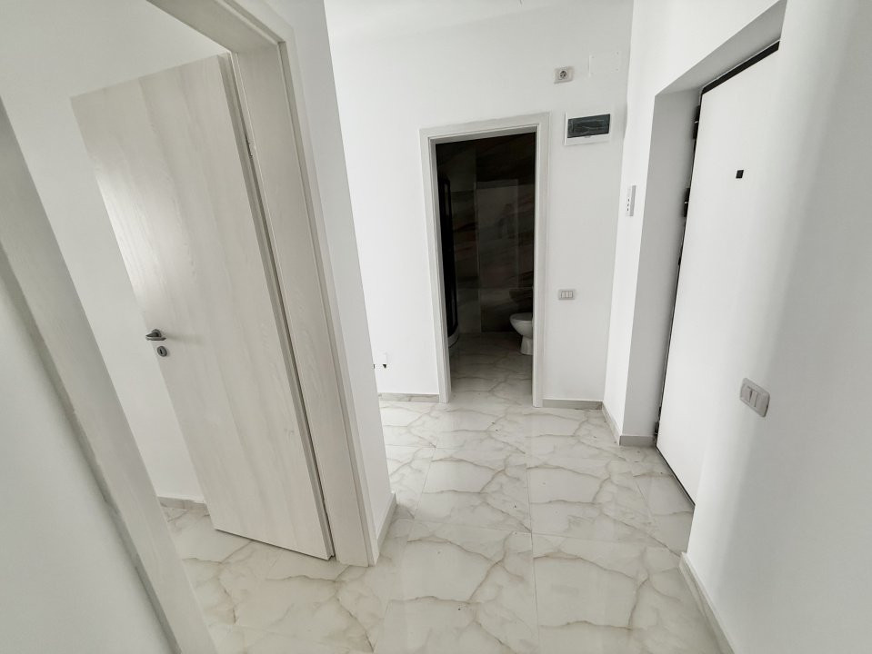 Garsoniera cartier Militari Residence - mutare imediata!!